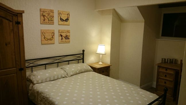 Attic Double Room - very close to train station Main Photo