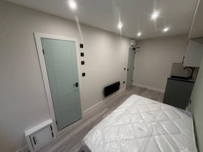 DSS-Studio Flat Available in Romford Havering RM11 Main Photo