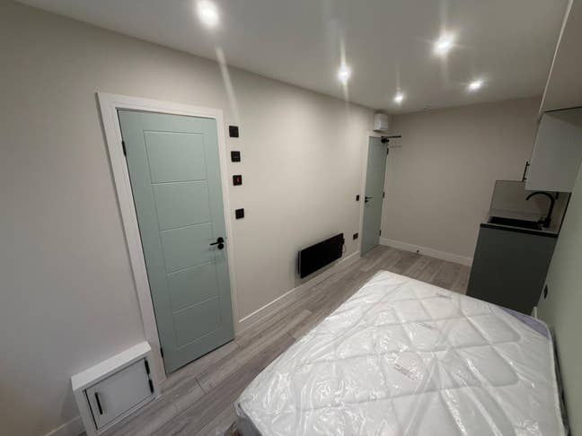 DSS-Studio Flat Available in Romford Havering RM11 Main Photo