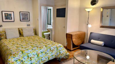 Large Furnished Studio | Kensington Gardens Square Main Photo