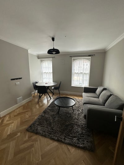 Flat 10 minutes from the Shard Main Photo