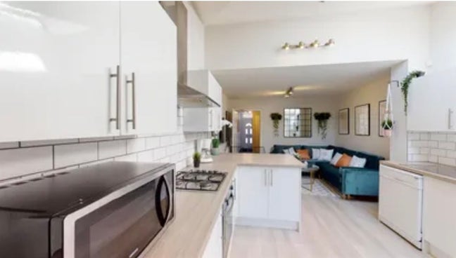 New Housemate needed at 75 Hubert Road!! Main Photo