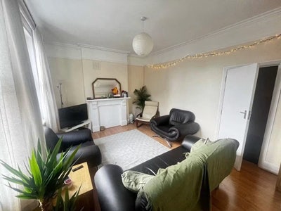 3 Double Rooms in 4 Bedroom Flat Main Photo