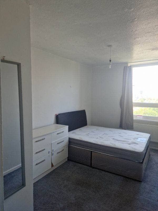 Double Room To Let – Egremont House, SE13  Main Photo