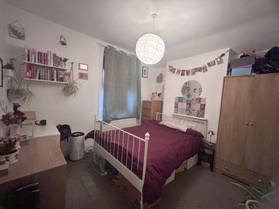 Double room available in Southfields shared house Main Photo
