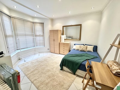 2 Summer Rooms - 1min to Station - Happy Area! Main Photo