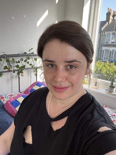 28yo | creative | clean | rent upfront | guarantor Main Photo
