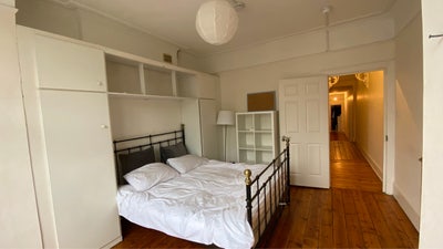 Willesden Green  - single room available 30th May Main Photo
