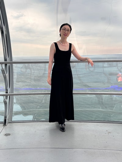 I am a professional female aged 35 Main Photo