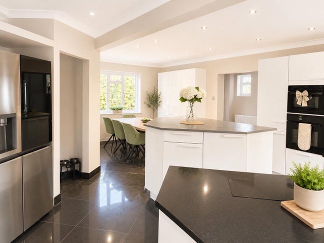 Nice Double bedroom to rent near Camberley town  Main Photo