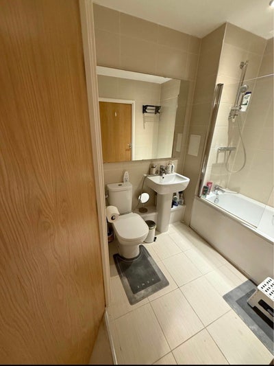 Seperate furnished room available in 2bed flat Main Photo