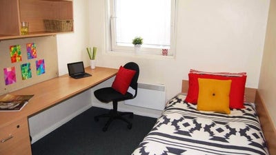 URGENT: PG ensuite King’s cross &pound;190pw all bills Main Photo