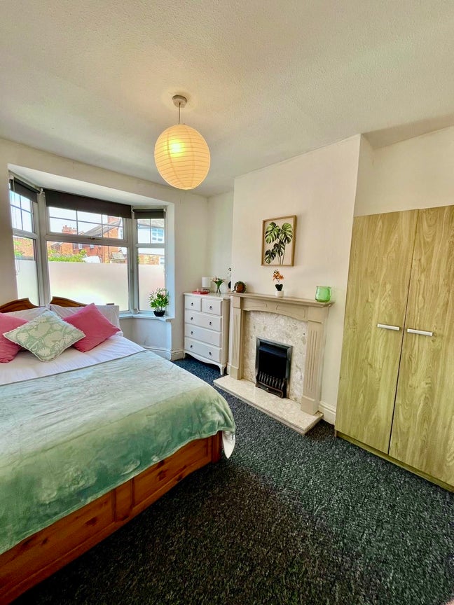 All bills included, Room in Quality House share!! Main Photo