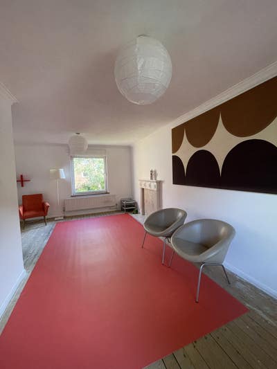 Sunny,quiet double bedroom in a lovely 3 bed house Main Photo