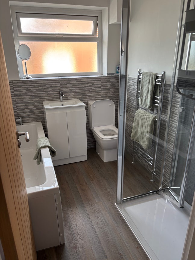 Professional, executive, luxury room Main Photo
