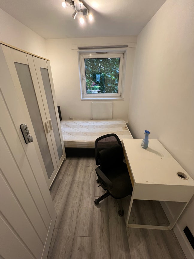 Double room rent with shared garden  Main Photo