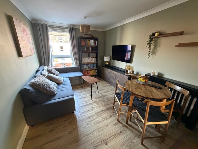2 Bedroom Flat for Rental, EH4 4GS Main Photo