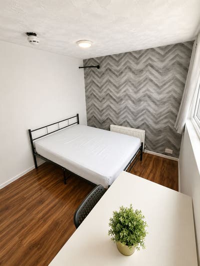 Double room for Rent - Canning Town Station  Main Photo