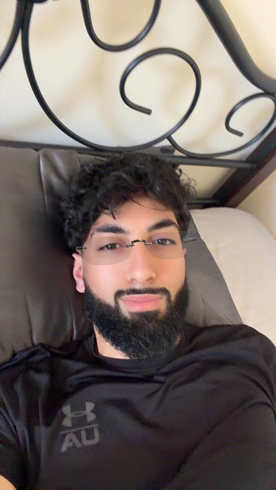 Hi I’m Bozii, I just recently moved to Lond... Main Photo