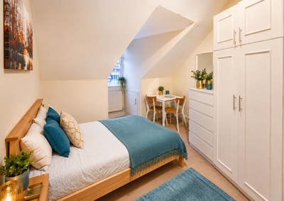  Amazing Top Floor En-suite at Holland Park Main Photo