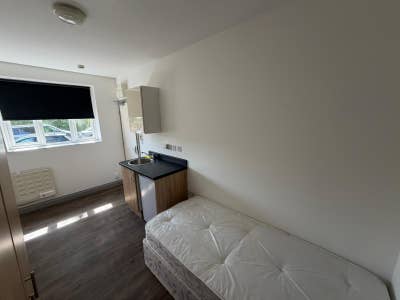 DSS - Studio Flat Available in Plumstead SE18 Main Photo