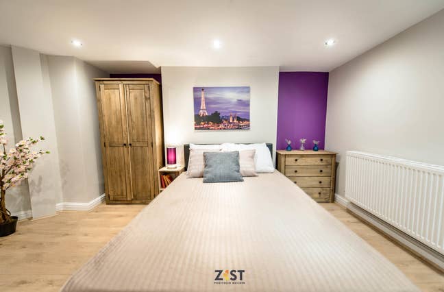 Double Bedroom in Salford 🚿  Main Photo