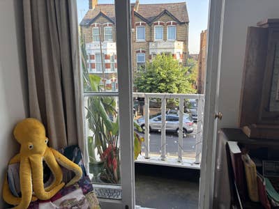 Double room in gorgeous flat in a gorgeous area. Main Photo
