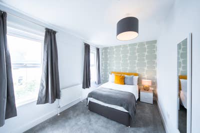 Town Centre Location! - Three Rooms in Town Centre Main Photo