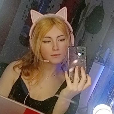 Hi, I'm a 20-year-old working professional lo... Main Photo
