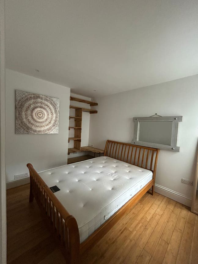 1 Bedroom Flat - Furnished Main Photo