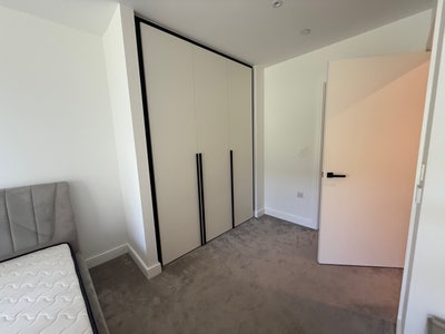 Lovely ensuite close to the canal Main Photo