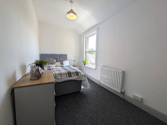  7  Bed  House  share  -  Gloucester  Road  BS7 !!! Main Photo