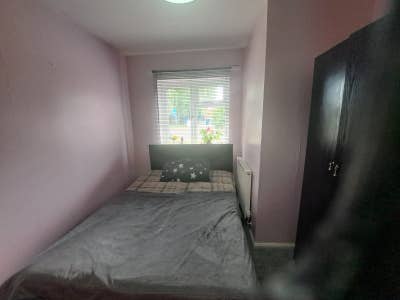 Double Room With Own Private Shower Neasden  Main Photo