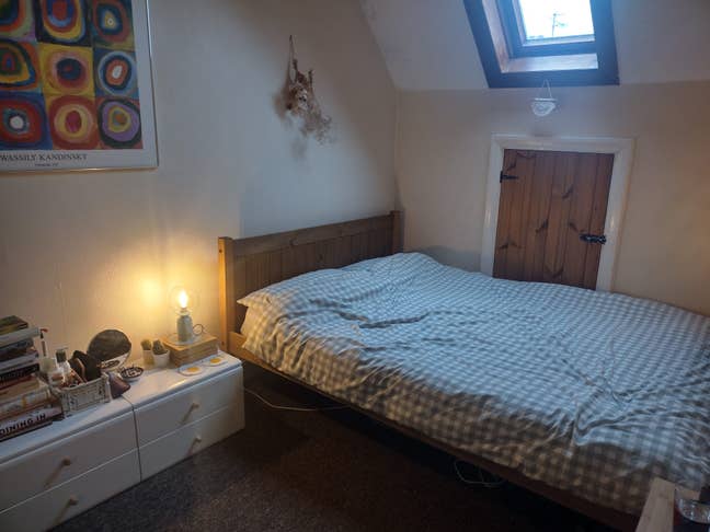 Beautiful Room in a Friendly 20-30S Houseshare Main Photo