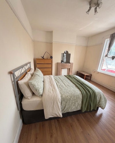 Master bedroom  Main Photo