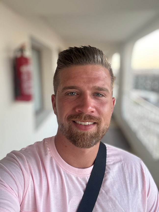 I am looking for a room to rent  Main Photo
