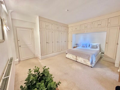 🛏️ Lovely Room in Luxury Building!  Main Photo
