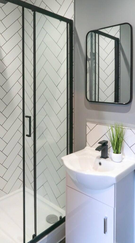 ✨ Modern En-Suites & Studios | NG5  Main Photo