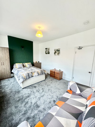 Bright Room in SE8– Available Now & 05/08 Main Photo