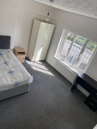 All Inclusiv Modern Comfortable  House in Salford  Main Photo