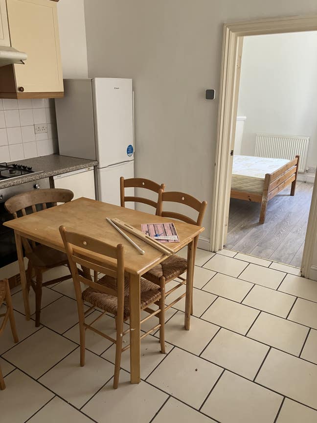 Spacious 1 bed close by Fulham and Parsons Green Main Photo