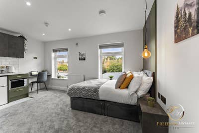 🤩 Spectacular HMO in Park Street - PE1  Main Photo