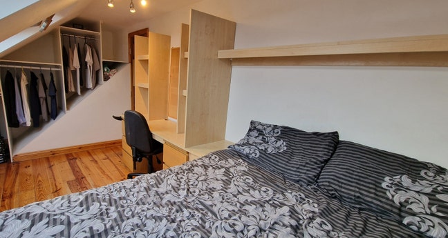 High-Spec Professional Home - 1GB Fibre & cleaner Main Photo