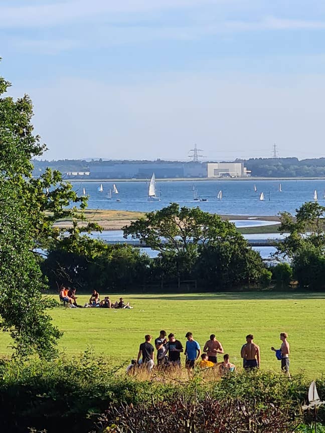 SUPER Bedroom &Bathroom,Parking,Warsash Shoreline  Main Photo
