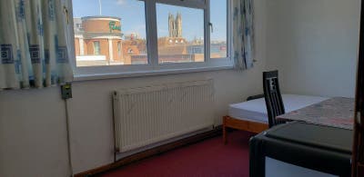 🏡 Spacious 3-Bedroom Flat in Canterbury City Cent Main Photo