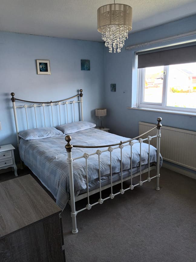 Spacious room to rent in 2 person house share Main Photo