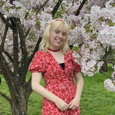 Female Working Professional - Ealing/Hanwell Main Photo