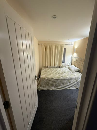 Single Room Is Available For Rent in - WV13  Main Photo