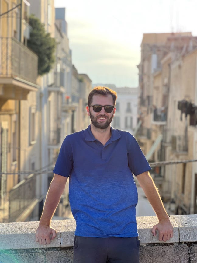Professional Male seeks a double room Main Photo