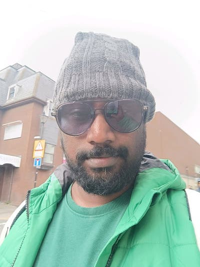 Professional Male seeks a single or double room Main Photo